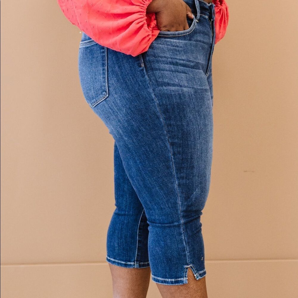 ✨New!! 💕 Judy Blue Can't Get Enough Denim Capri